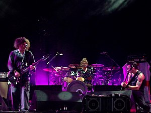 The Cure live 2004.jpg