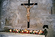 Baux-de-provence-eglise-st-vincent-crucifix.jpg
