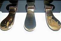 Piano 3 pedals.jpg